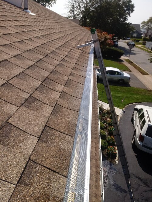 Gutters Cleaning Service